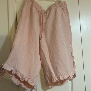 Ruffle hem Capri